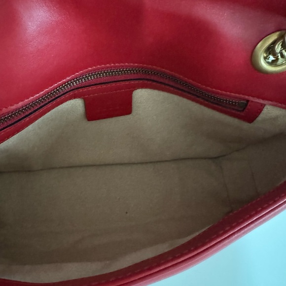 Gucci Marmont bag. EUC - Picture 10 of 12